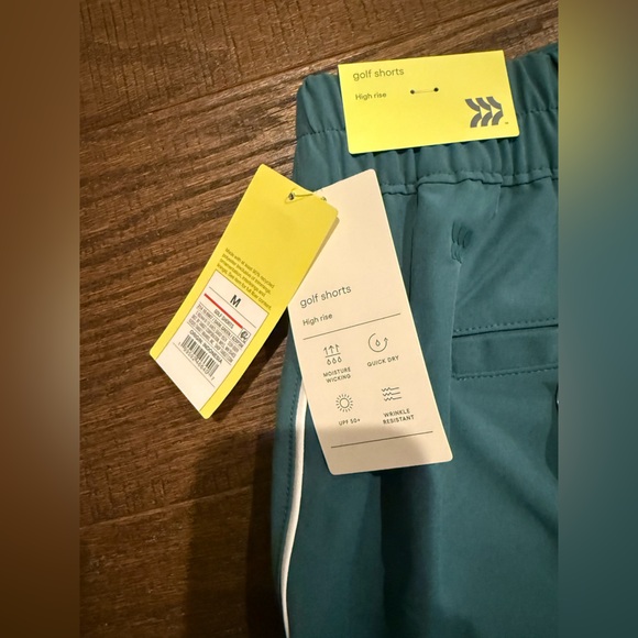 All in Motion Women’s Woven Pleated High Rise Golf Shorts - Medium. Forest Green - Picture 3 of 5